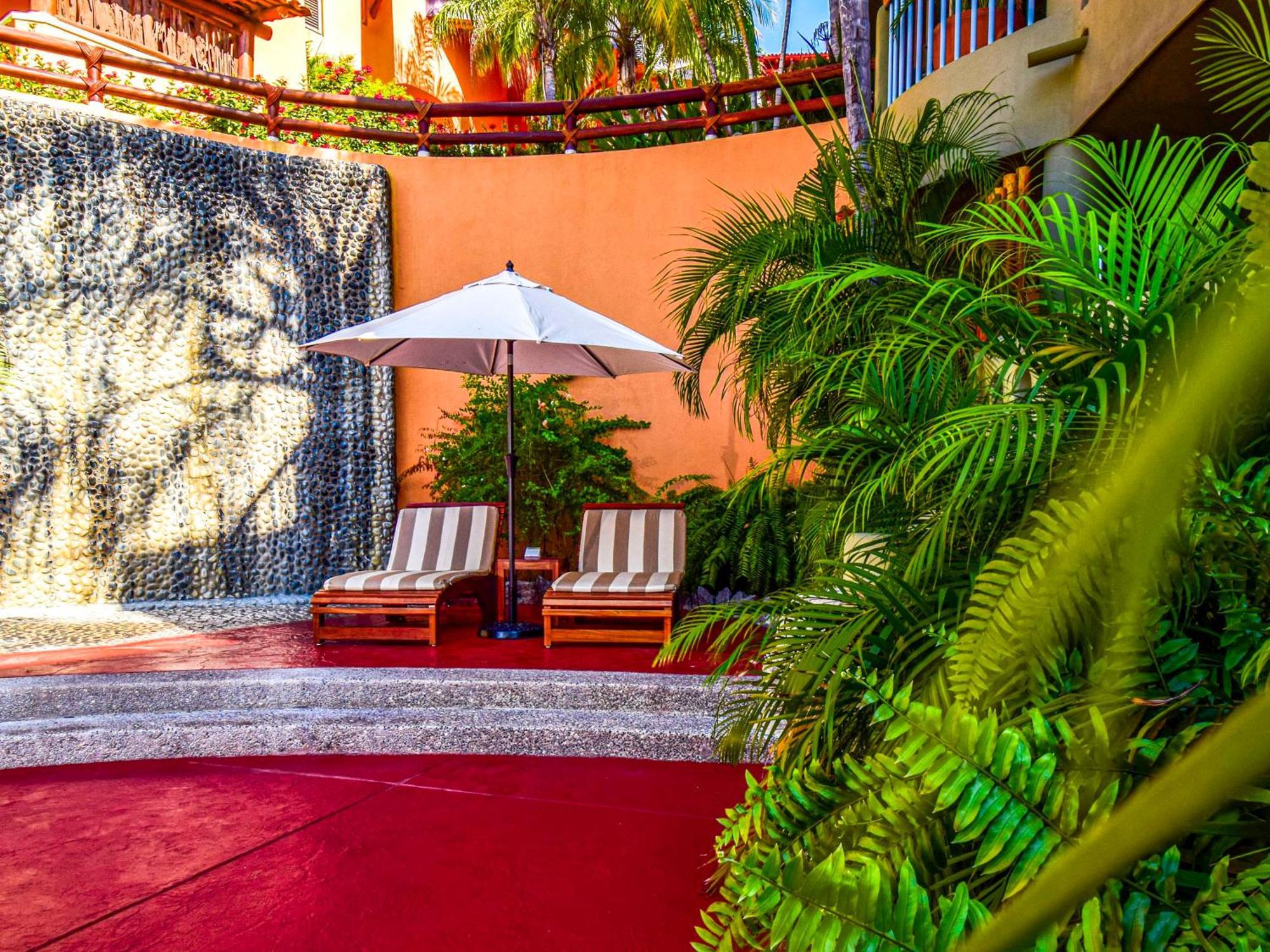 Hilton Grand Vacations Club Zihuatanejo Hotel Exterior foto